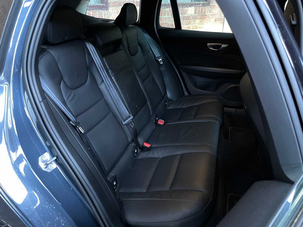 Volvo V60 2.0 B4 R-Design 197PS 2021, T-835-RK