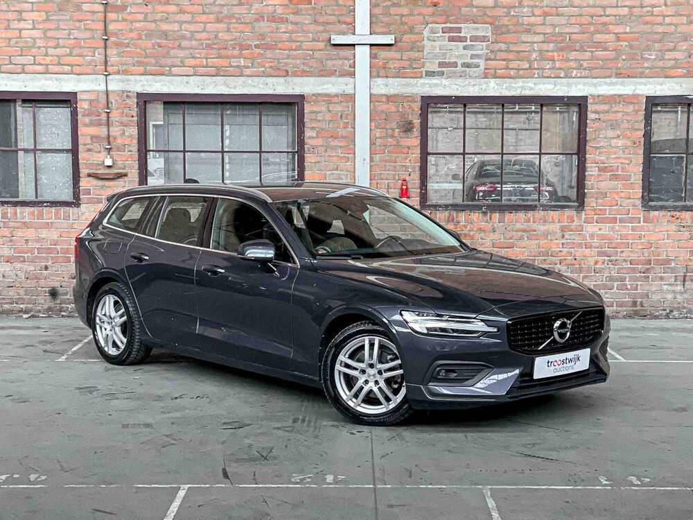 Volvo V60 2.0 B4 R-Design 197PS 2021, T-835-RK