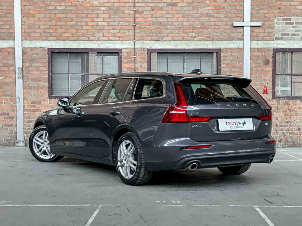 Volvo V60 2.0 B4 R-Design 197PS 2021, T-835-RK