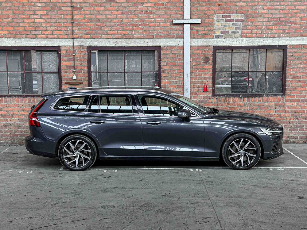 Volvo V60 2.0 T6 Twin Engine AWD Momentum Pro 253PS 2020, H-754-FN
