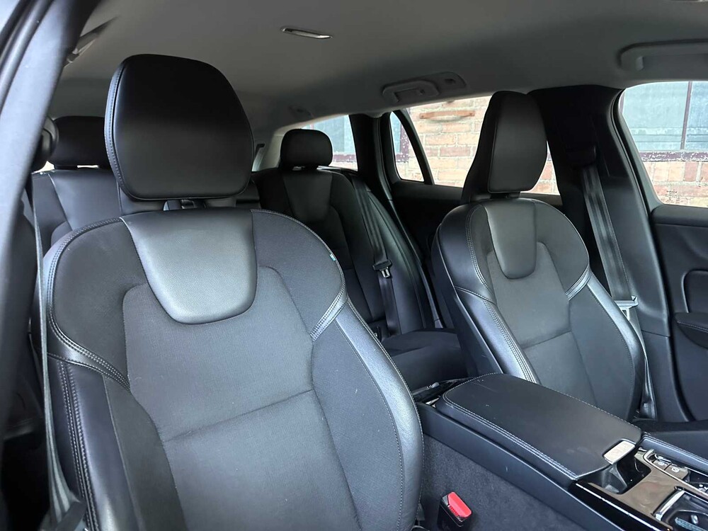 Volvo V60 2.0 T6 Twin Engine AWD Momentum Pro 253PS 2020, H-754-FN