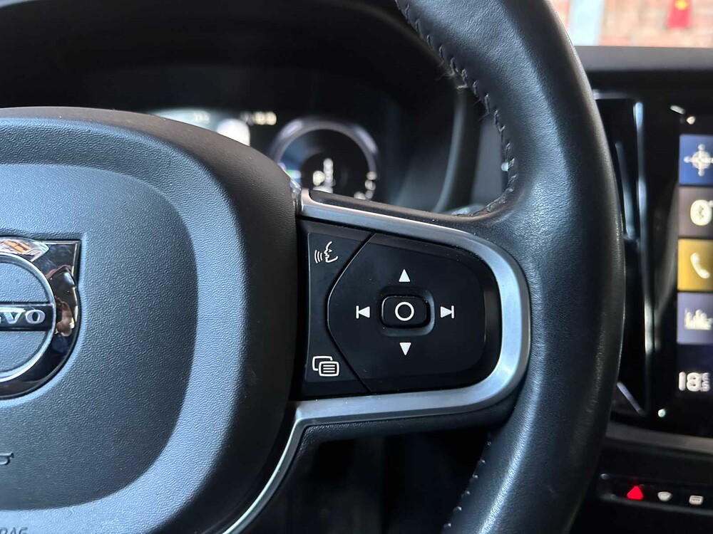 Volvo V60 2.0 T6 Twin Engine AWD Momentum Pro 253PS 2020, H-754-FN