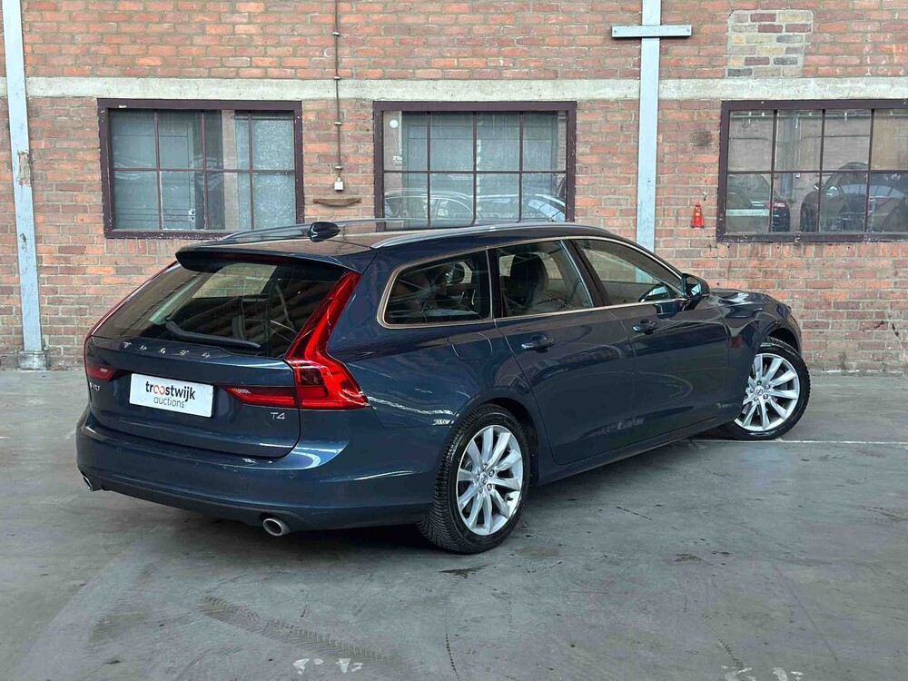 Volvo V90 2.0 T4 Momentum Pro 190PS 2019, XX-067-J