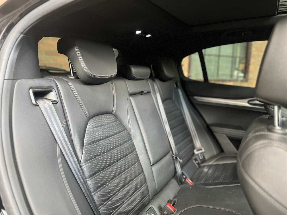 Alfa Romeo Stelvio 2.2 JTD AWD Veloce 209PS 2020, J-329-XH