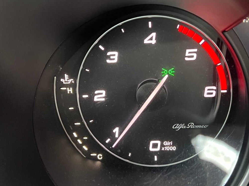 Alfa Romeo Stelvio 2.2 JTD AWD Veloce 209PS 2020, J-329-XH