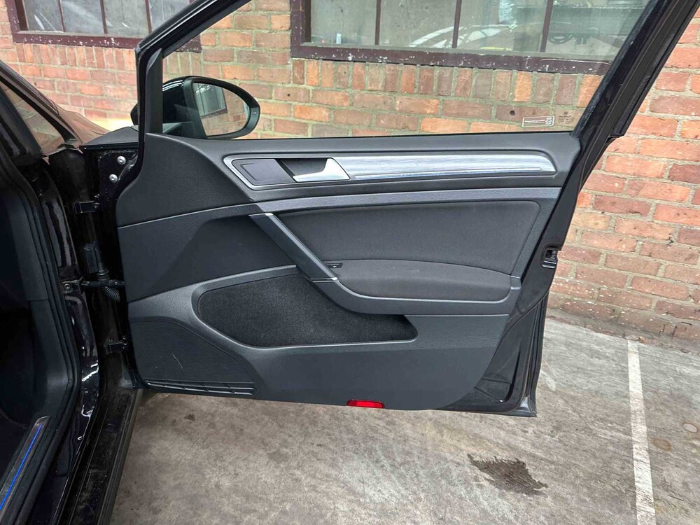 Volkswagen e-Golf 136PS 2019 (Original-NL), ZF-315-L