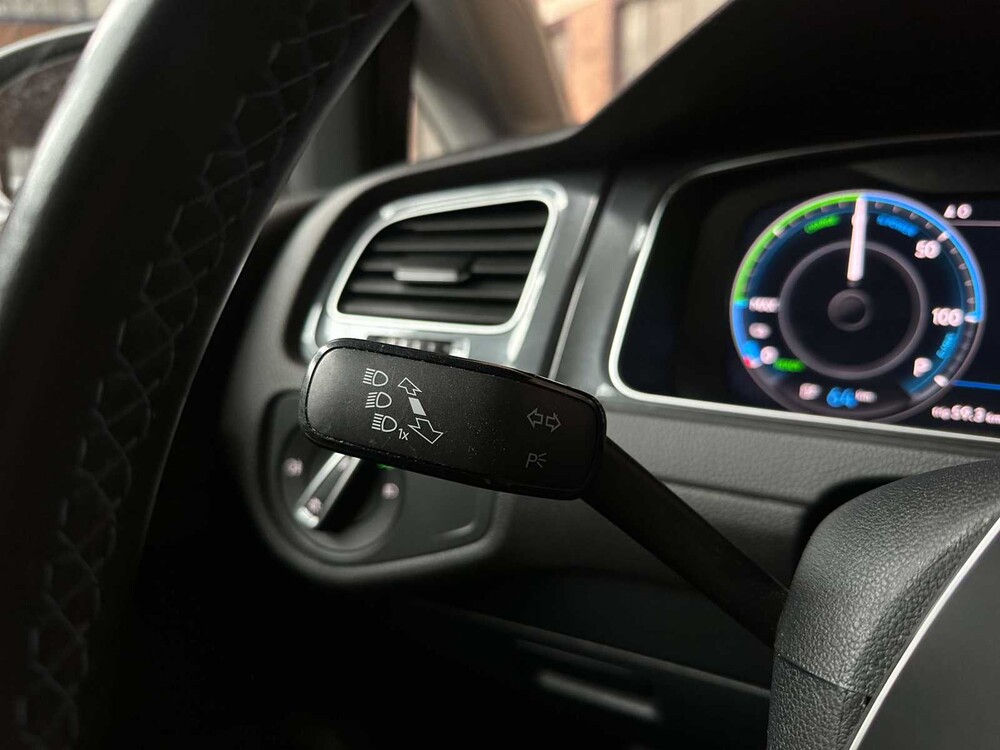 Volkswagen e-Golf 136PS 2019 (Original-NL), ZF-315-L