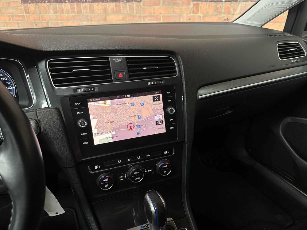 Volkswagen e-Golf 136PS 2019 (Original-NL), ZF-315-L