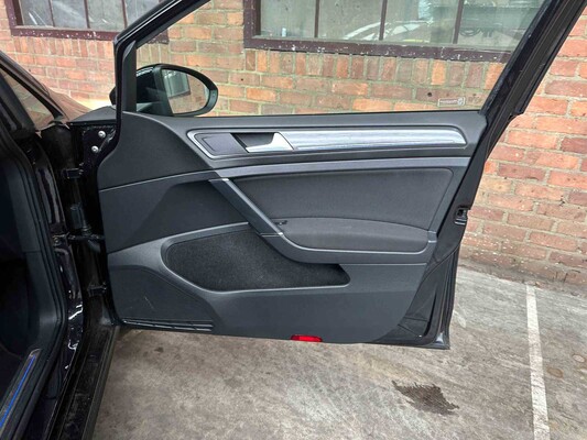 Volkswagen e-Golf 136pk 2019 (Origineel-NL), ZF-315-L
