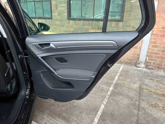 Volkswagen e-Golf 136pk 2019 (Origineel-NL), ZF-315-L