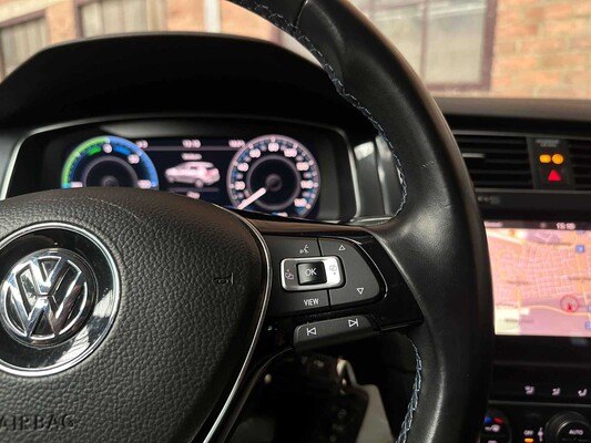 Volkswagen e-Golf 136pk 2019 (Origineel-NL), ZF-315-L