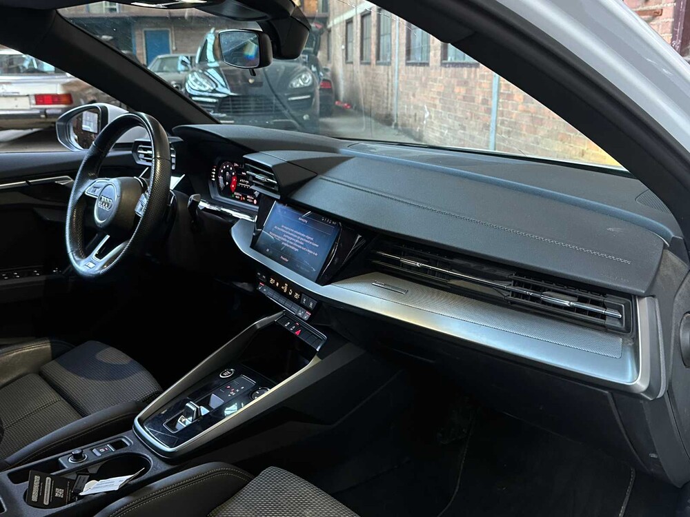 Audi A3 Sportback 30 TFSI S Edition S-Line 110PS 2021 (Original-NL), L-963-SJ