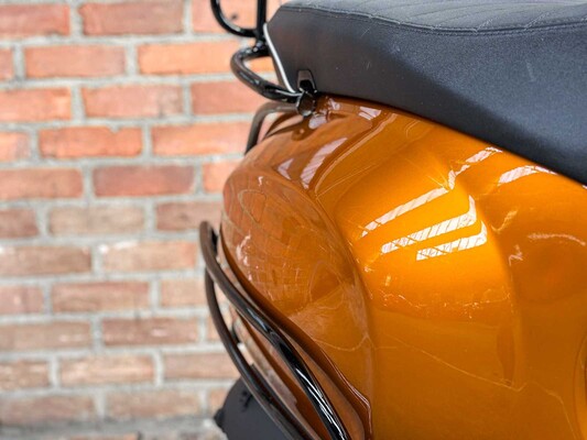 Vespa Sprint 4T (CUSTOM) 2014, F-512-XF Scooter