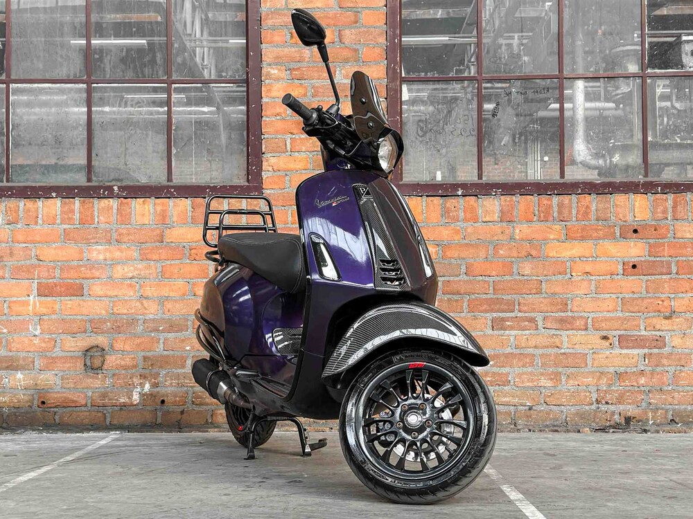 Vespa Sprint 4T -Carbon- (CUSTOM) 2016, DFV-89-L Roller