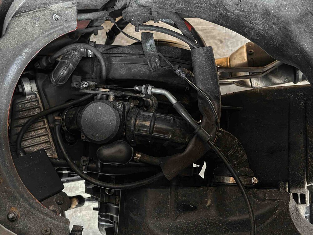 Vespa Sprint 4T -Carbon- (CUSTOM) 2016, DFV-89-L Roller