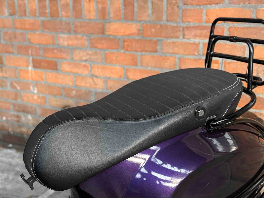 Vespa Sprint 4T -Carbon- (CUSTOM) 2016, DFV-89-L Roller