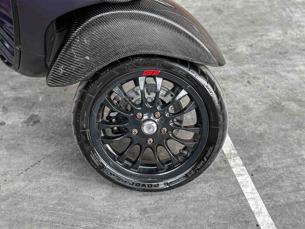 Vespa Sprint 4T -Carbon- (CUSTOM) 2016, DFV-89-L Roller