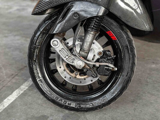 Vespa Sprint 4T -Carbon- (CUSTOM) 2016, DFV-89-L Scooter