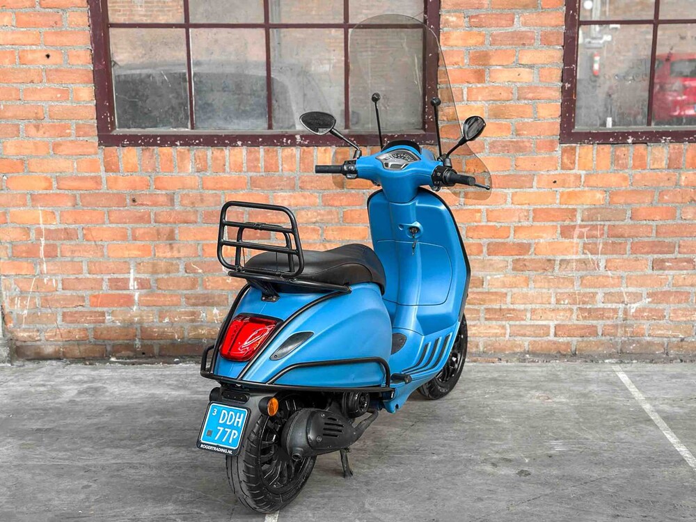 Vespa Sprint 4T 2015, DDH-77-P Roller