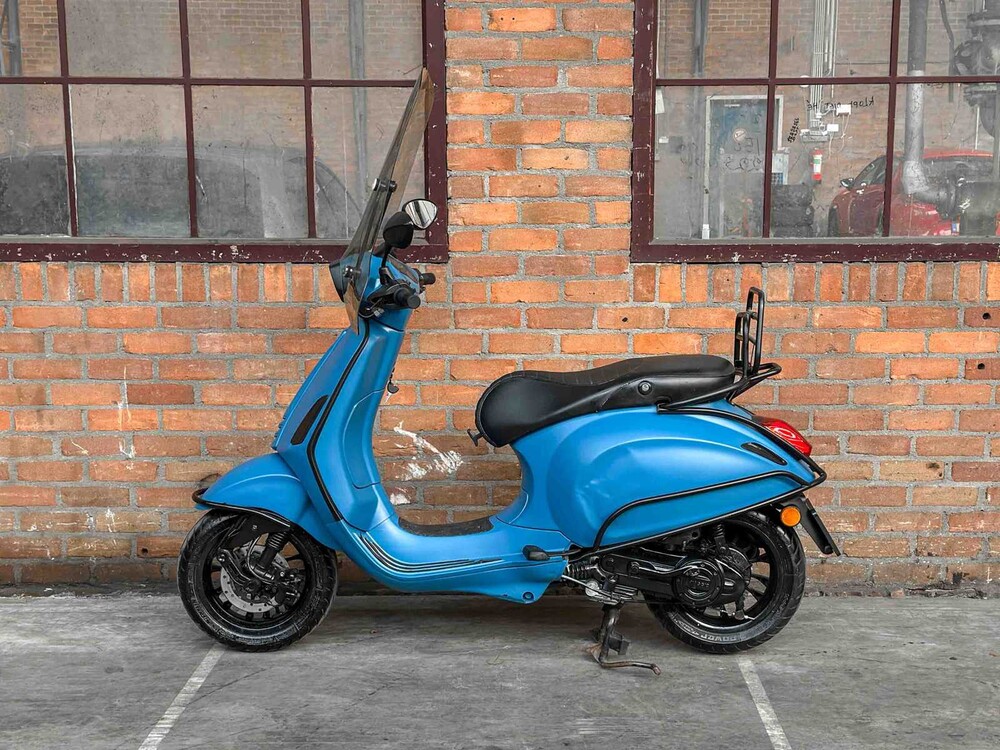 Vespa Sprint 4T 2015, DDH-77-P Roller