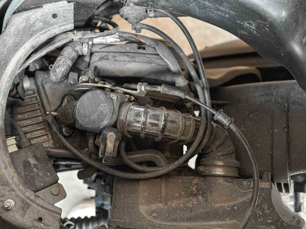 Vespa Sprint 4T 2015, DDH-77-P Roller