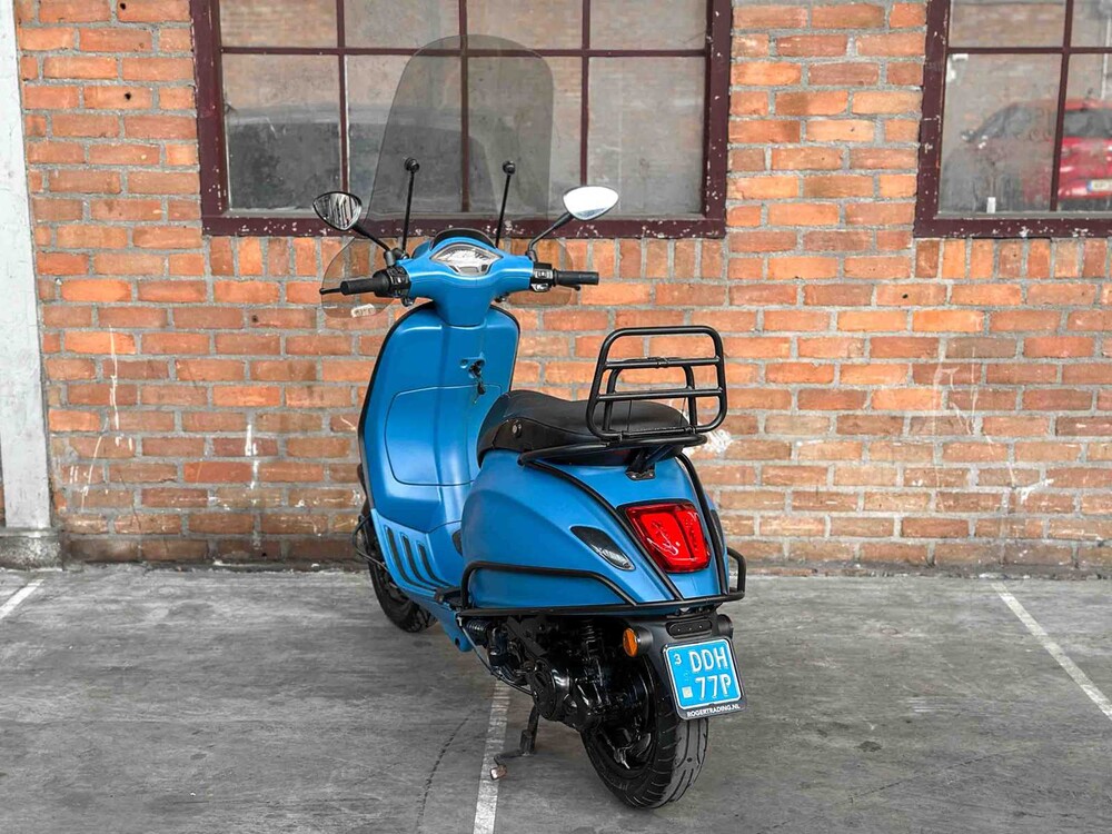 Vespa Sprint 4T 2015, DDH-77-P Roller