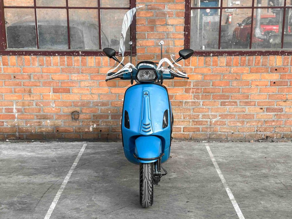 Vespa Sprint 4T 2015, DDH-77-P Roller