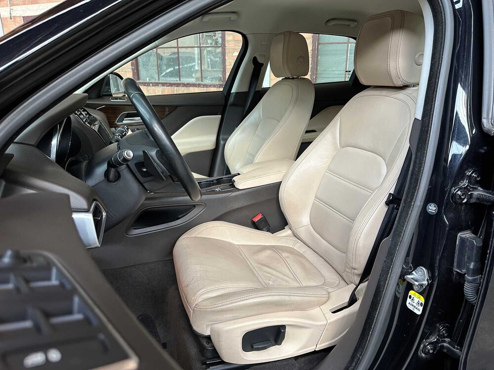 Jaguar F-PACE 3.0 Portfolio AWD 30d 300PS 2016, JV-016-S