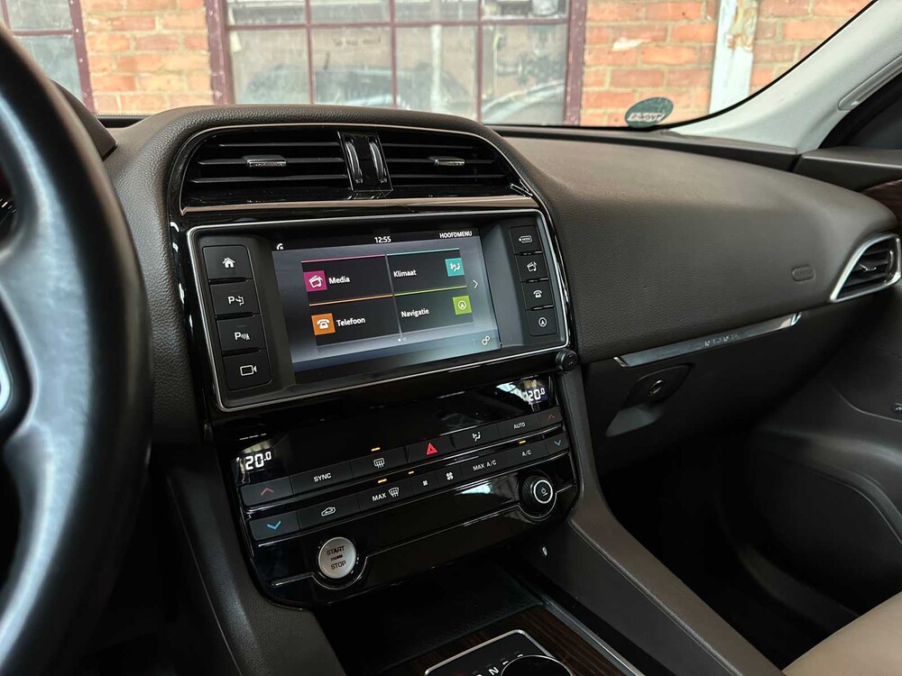 Jaguar F-PACE 3.0 Portfolio AWD 30d 300PS 2016, JV-016-S