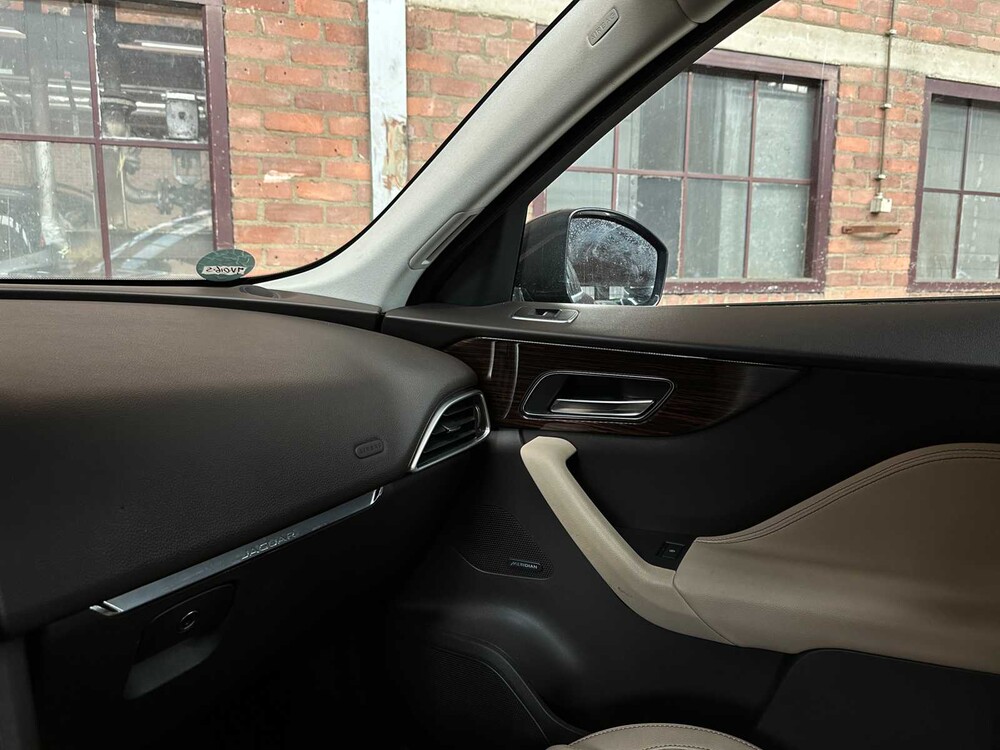 Jaguar F-PACE 3.0 Portfolio AWD 30d 300PS 2016, JV-016-S