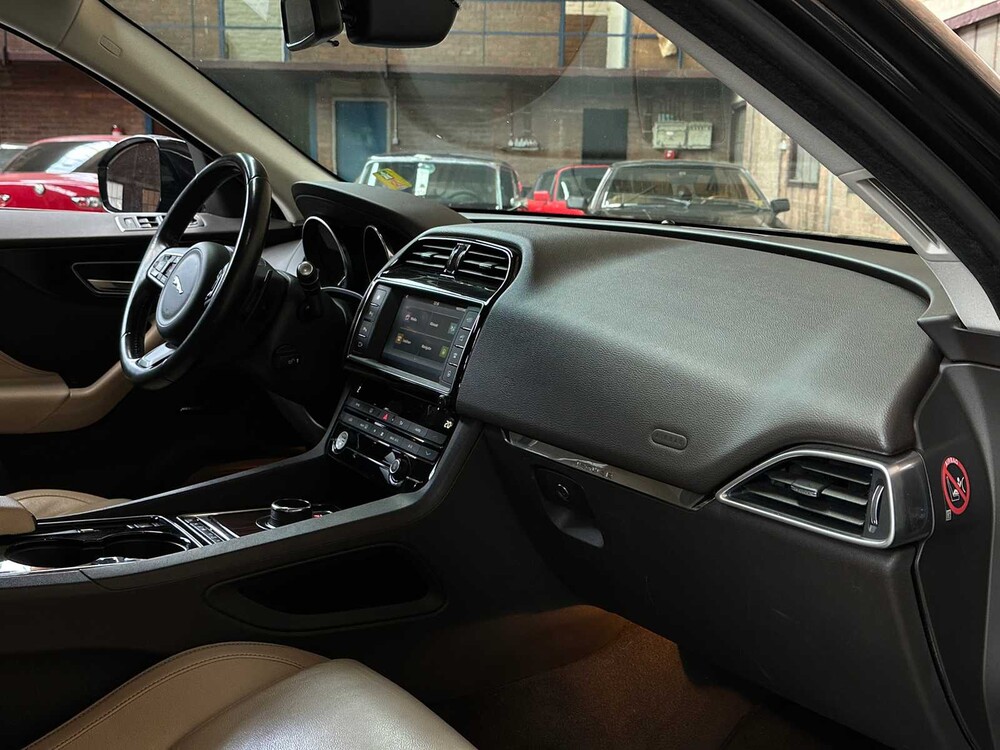 Jaguar F-PACE 3.0 Portfolio AWD 30d 300PS 2016, JV-016-S