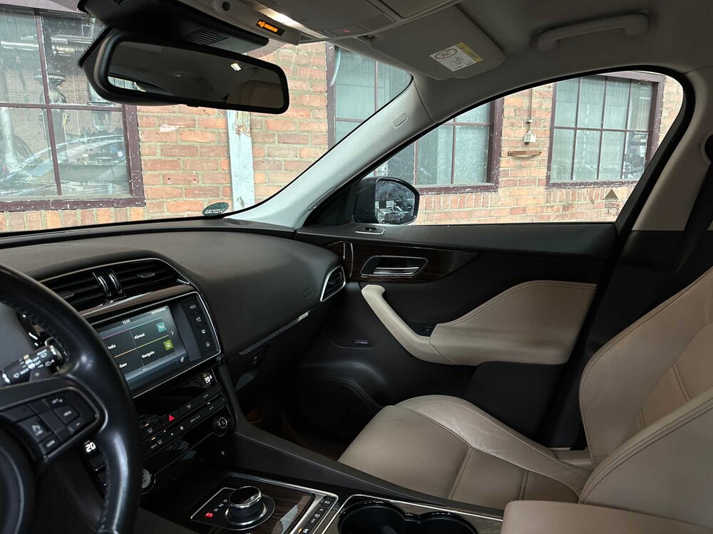 Jaguar F-PACE 3.0 Portfolio AWD 30d 300PS 2016, JV-016-S