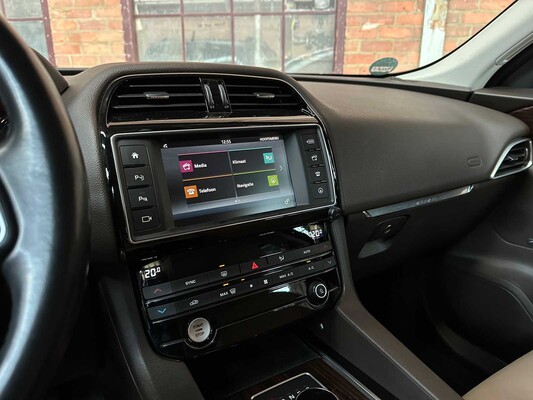 Jaguar F-PACE 3.0 Portfolio AWD 30d 300pk 2016, JV-016-S
