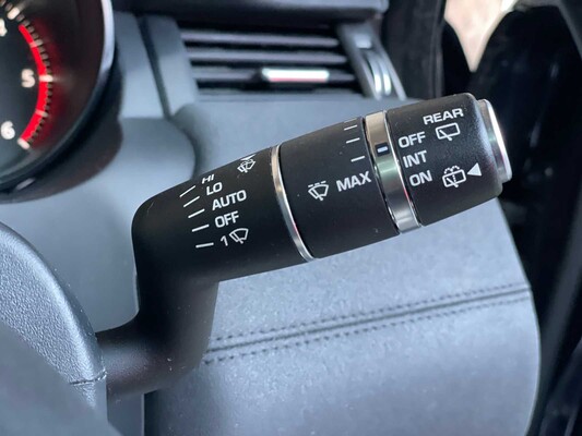 Land Rover Range Rover Evoque 2.0 D180 AWD R-Dynamic First Edition 179pk 2019, S-595-XV