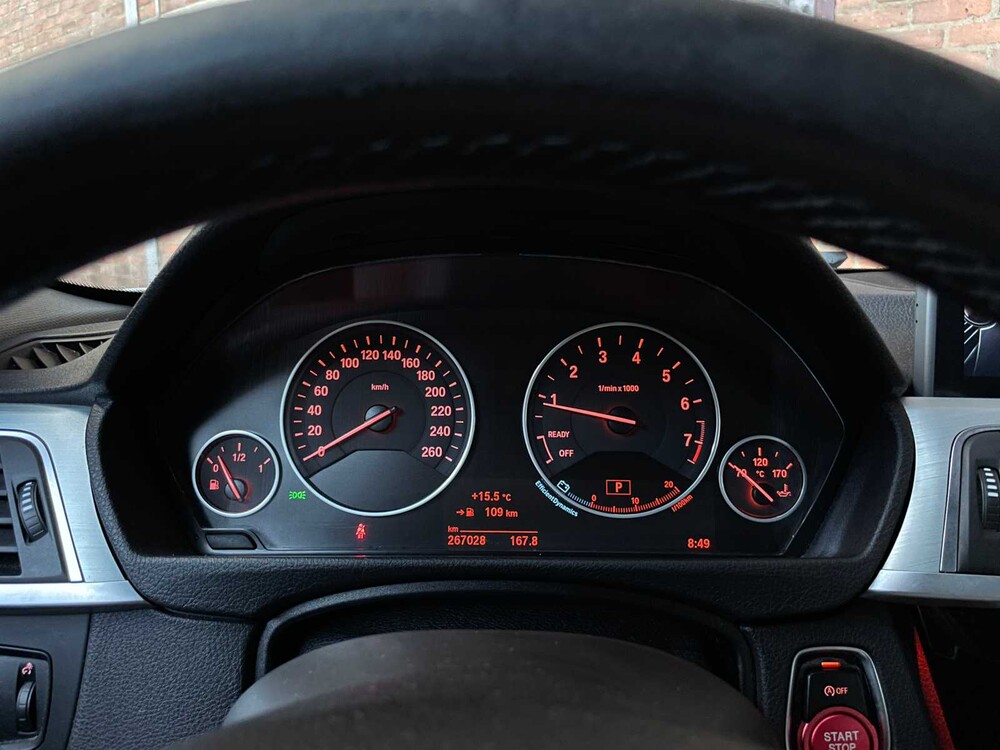 BMW 320i Essential 2.0 184pk 2015 3-Serie, HB-971-D