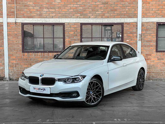 BMW 320i Essential 2.0 184hp 2015 3-Series, HB-971-D