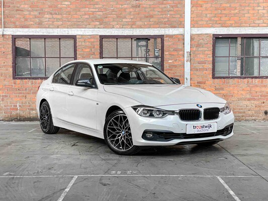 BMW 320i Essential 2.0 184hp 2015 3-Series, HB-971-D