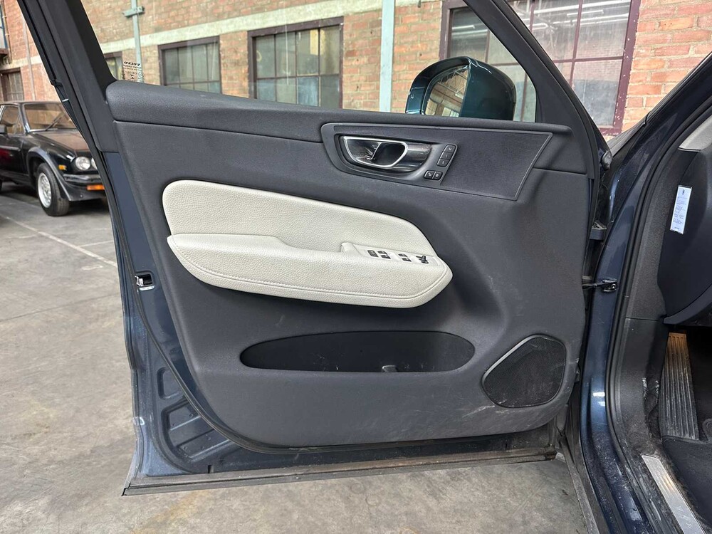 Volvo XC60 2.0 T8 TE AWD Momentum Pro 303pk 2019, S-201-TX