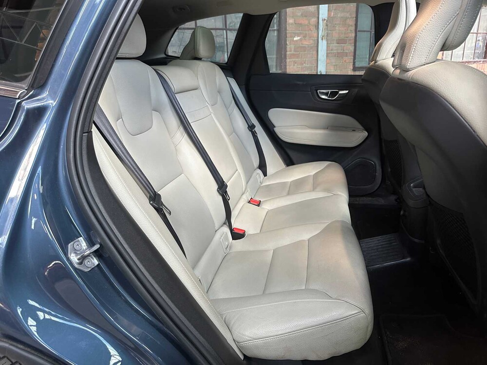 Volvo XC60 2.0 T8 TE AWD Momentum Pro 303pk 2019, S-201-TX