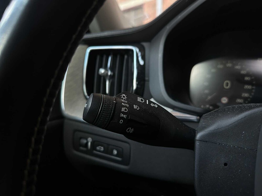 Volvo XC60 2.0 T8 TE AWD Momentum Pro 303pk 2019, S-201-TX