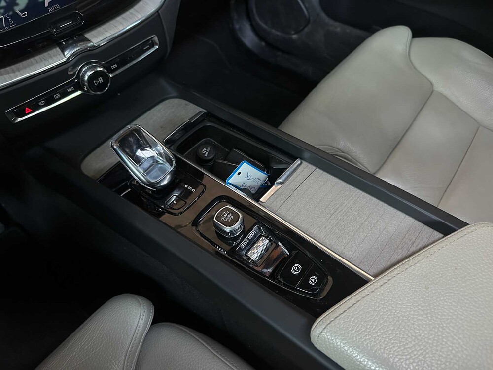 Volvo XC60 2.0 T8 TE AWD Momentum Pro 303pk 2019, S-201-TX