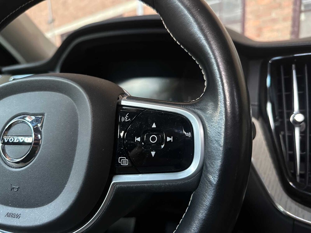 Volvo XC60 2.0 T8 TE AWD Momentum Pro 303pk 2019, S-201-TX