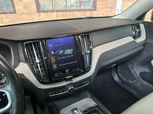 Volvo XC60 2.0 T8 TE AWD Momentum Pro 303hp 2019, S-201-TX