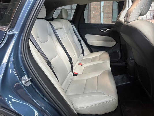 Volvo XC60 2.0 T8 TE AWD Momentum Pro 303hp 2019, S-201-TX