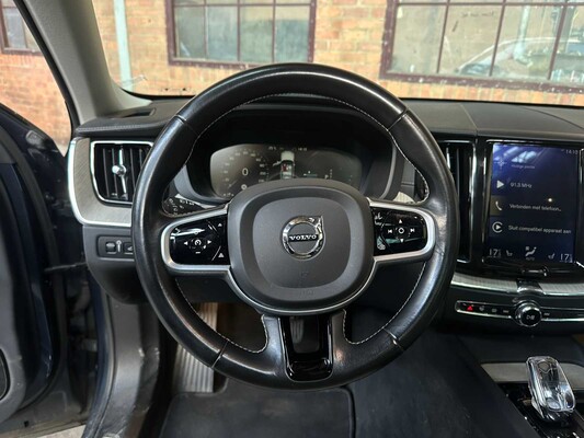 Volvo XC60 2.0 T8 TE AWD Momentum Pro 303hp 2019, S-201-TX