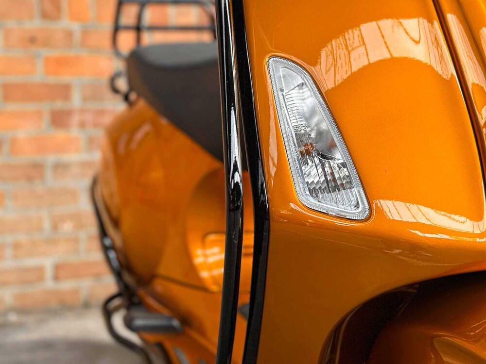 Vespa Sprint 4T (CUSTOM) 2014, F-512-XF Scooter