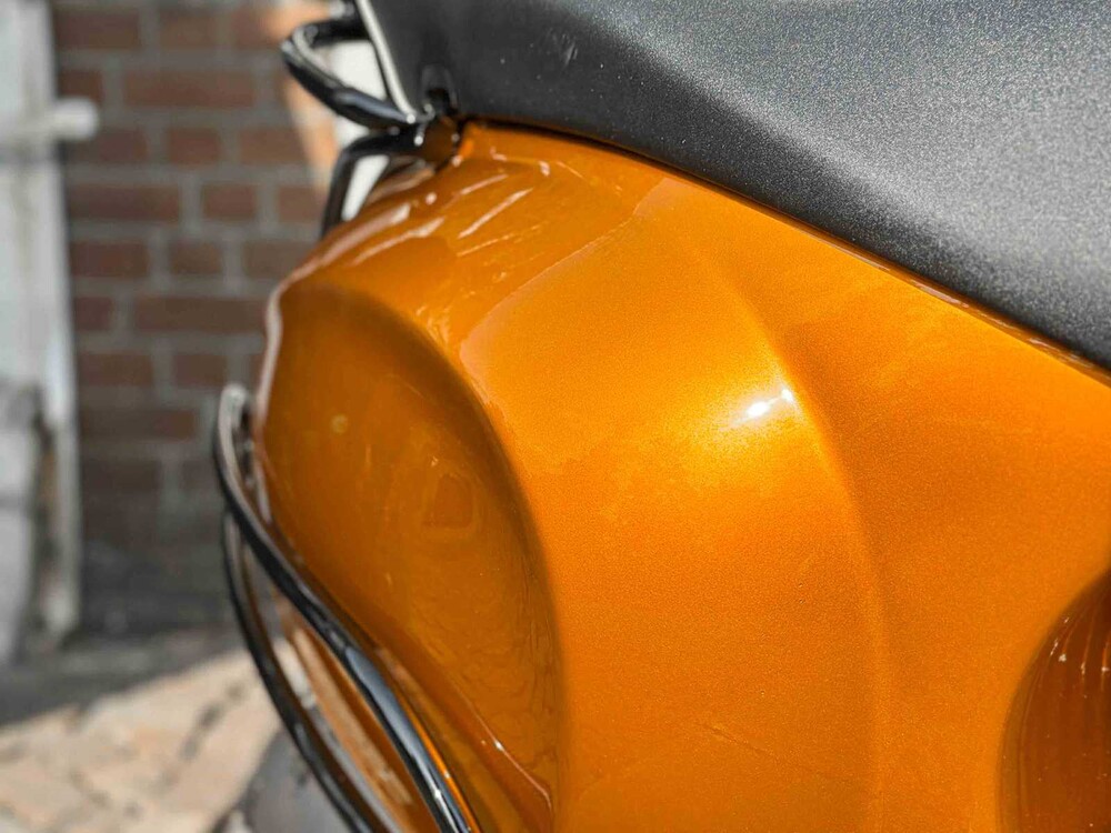 Vespa Sprint 4T (CUSTOM) 2014, F-512-XF Scooter