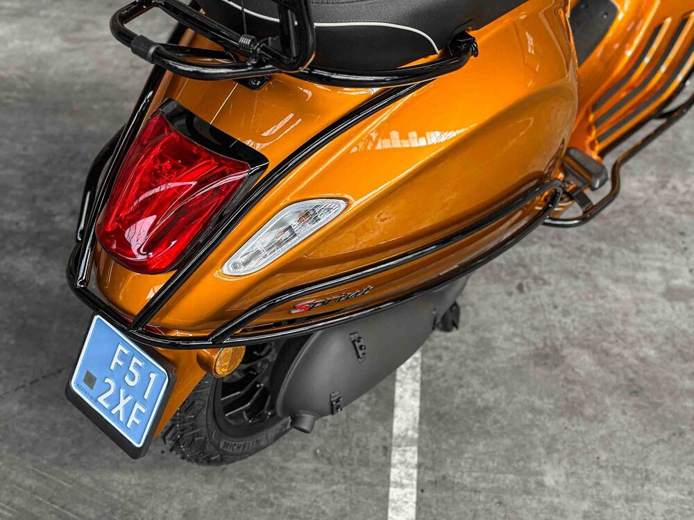 Vespa Sprint 4T (CUSTOM) 2014, F-512-XF Scooter