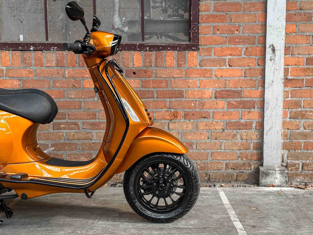 Vespa Sprint 4T (CUSTOM) 2014, F-512-XF Scooter
