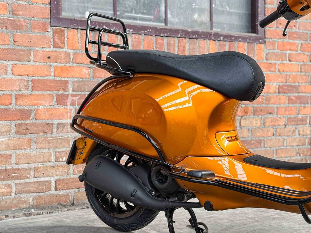 Vespa Sprint 4T (CUSTOM) 2014, F-512-XF Scooter